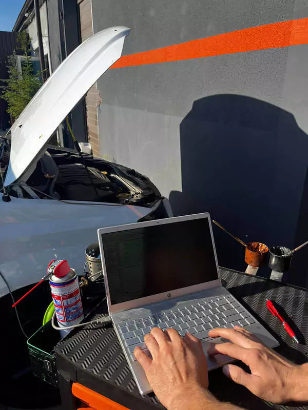 Car diagnostics at Alma Auto